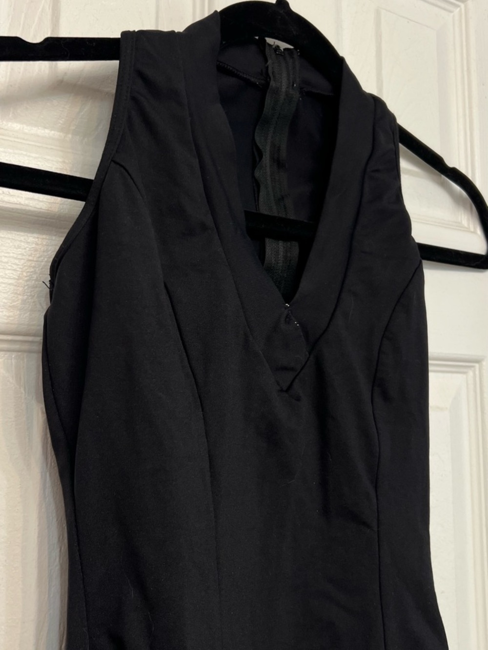 Black Sleeveless V-Neck Women's Leotard